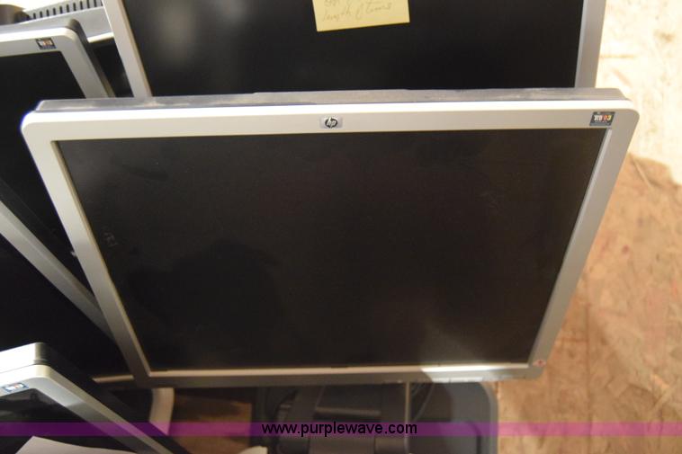 image for item BL9880 (16) HP flat screen computer monitors