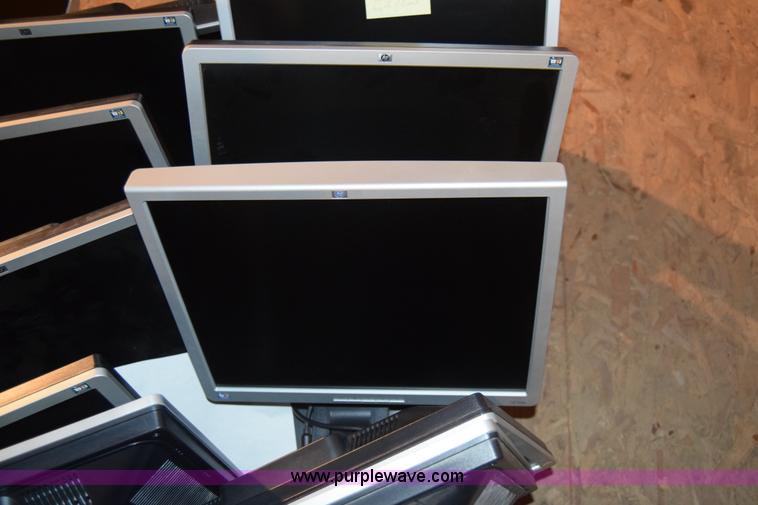 image for item BL9880 (16) HP flat screen computer monitors