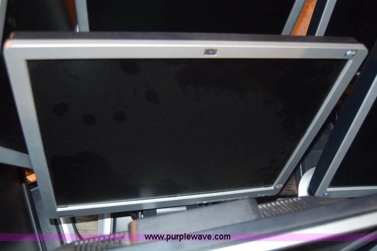 image for item BL9880 (16) HP flat screen computer monitors
