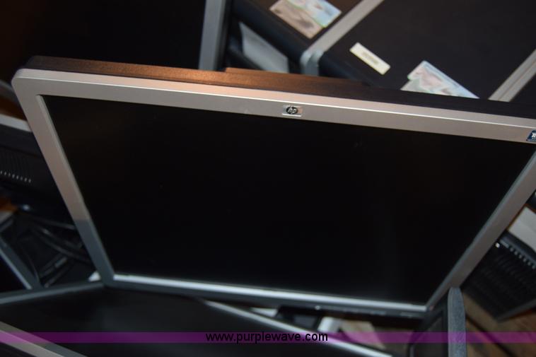 image for item BL9880 (16) HP flat screen computer monitors