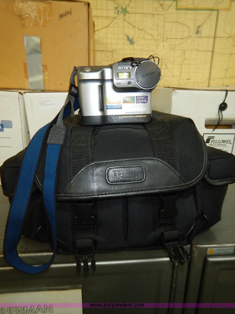 image for item BT9656 Cameras and accessories