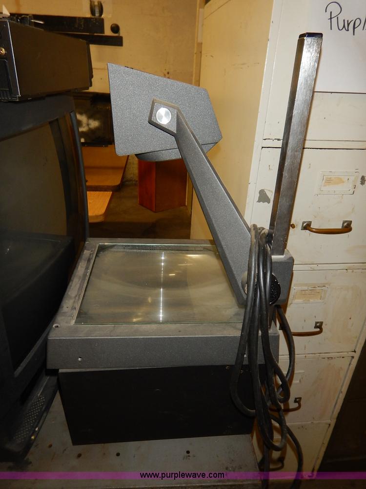 image for item BT9686 Assorted electronics