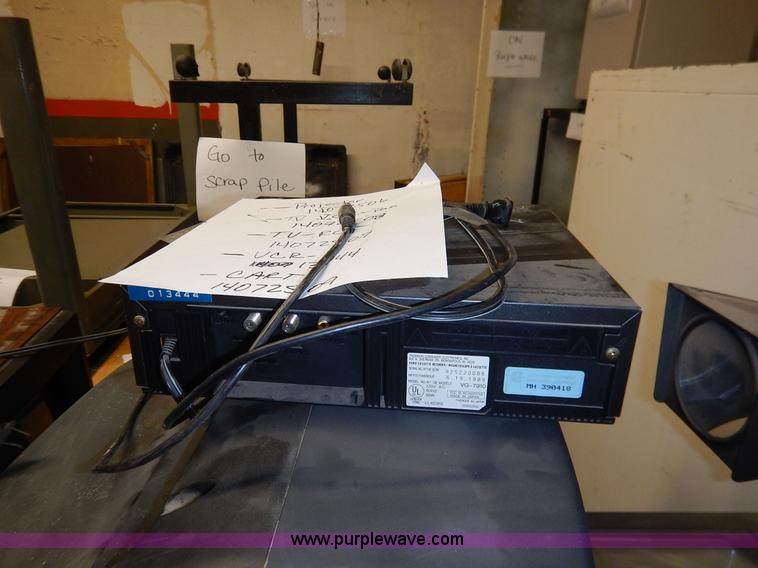 image for item BT9686 Assorted electronics