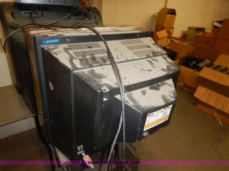 image for item BT9686 Assorted electronics