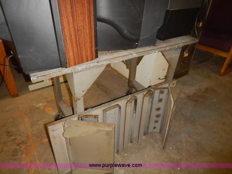 image for item BT9686 Assorted electronics