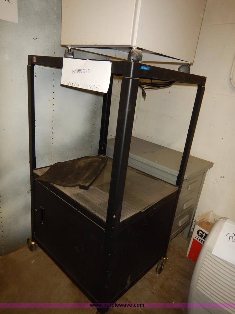 image for item BT9686 Assorted electronics