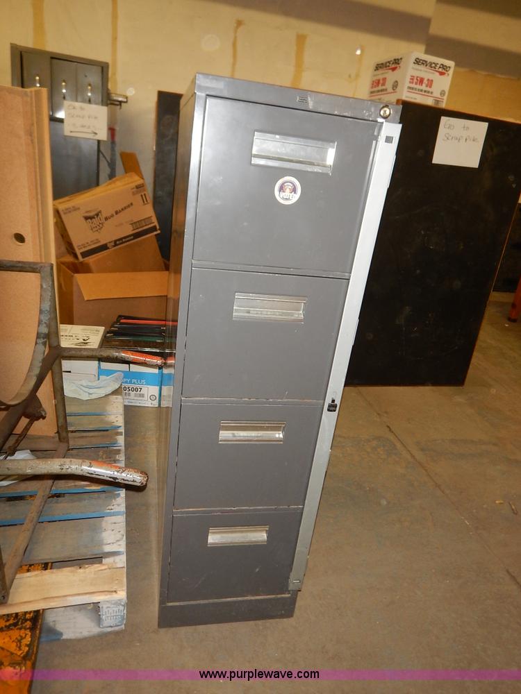 image for item BT9686 Assorted electronics