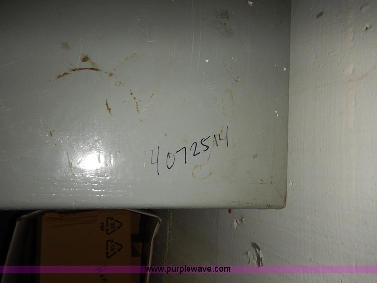 image for item BT9686 Assorted electronics