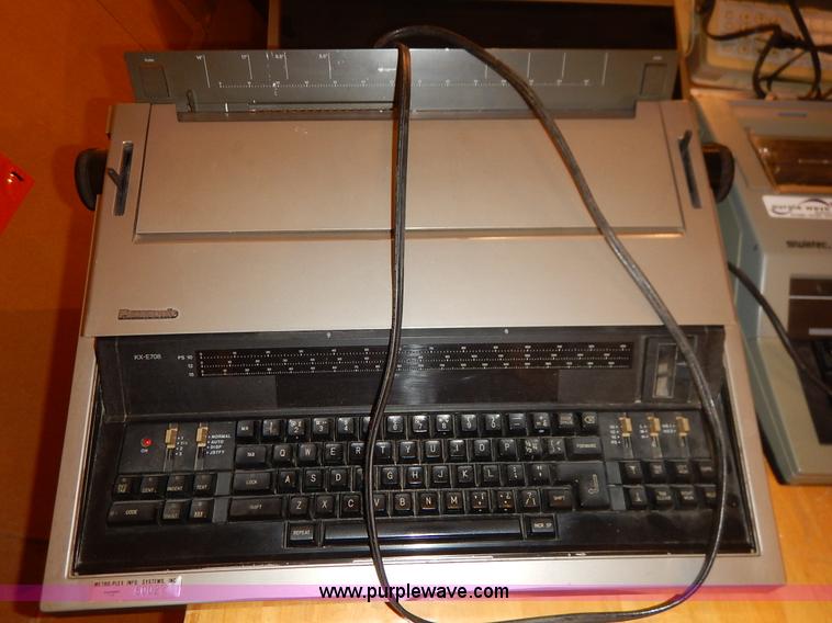 image for item BT9689 Assorted office equipment