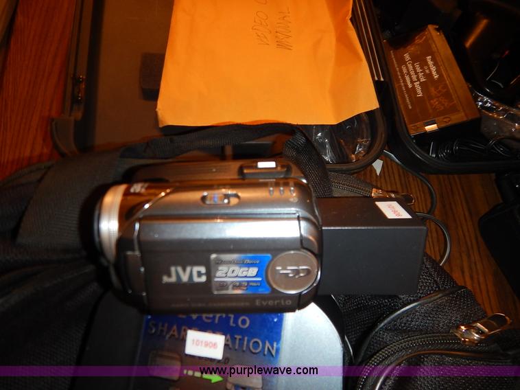 image for item BT9690 Assorted electronics