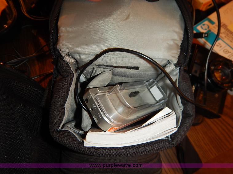 image for item BT9690 Assorted electronics