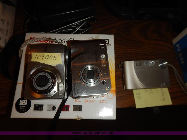 image for item BT9690 Assorted electronics