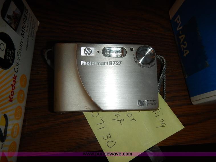 image for item BT9690 Assorted electronics