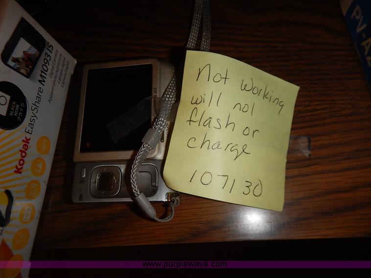 image for item BT9690 Assorted electronics