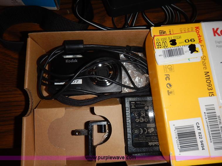 image for item BT9690 Assorted electronics