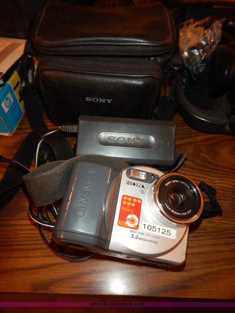 image for item BT9690 Assorted electronics