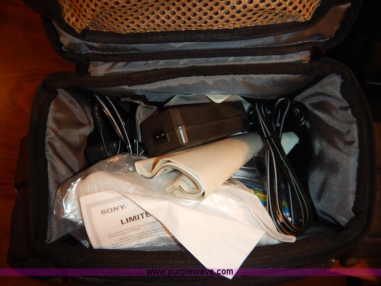 image for item BT9690 Assorted electronics