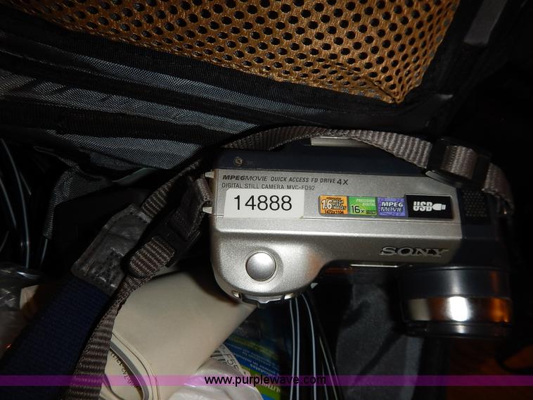 image for item BT9690 Assorted electronics