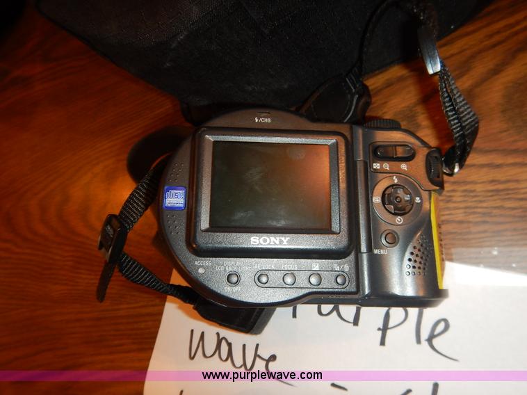 image for item BT9690 Assorted electronics