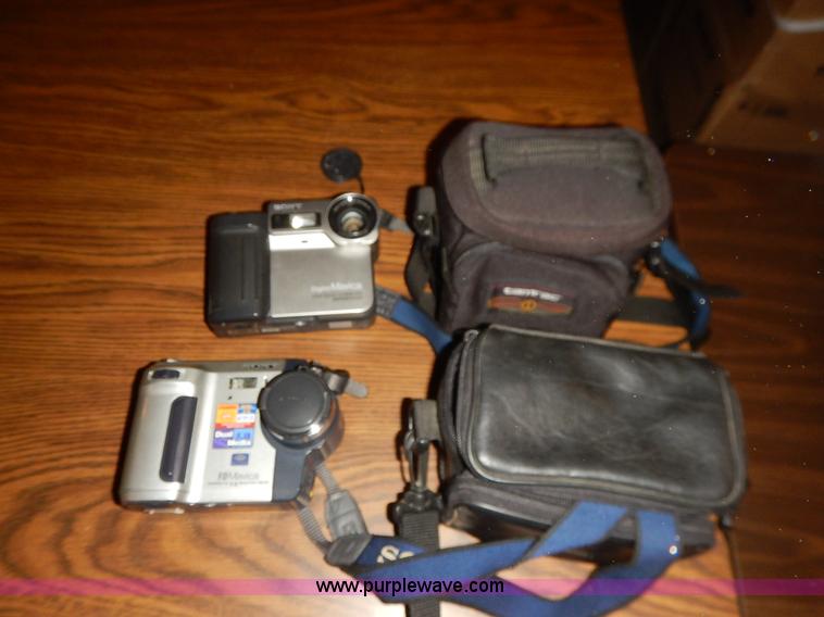 image for item BT9690 Assorted electronics