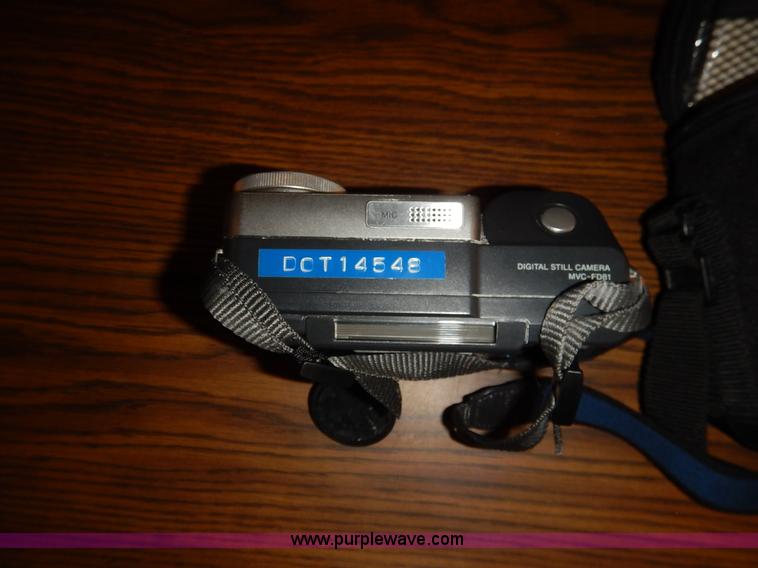 image for item BT9690 Assorted electronics