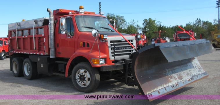 image for item I1948 2001 Sterling LT7500 dump truck