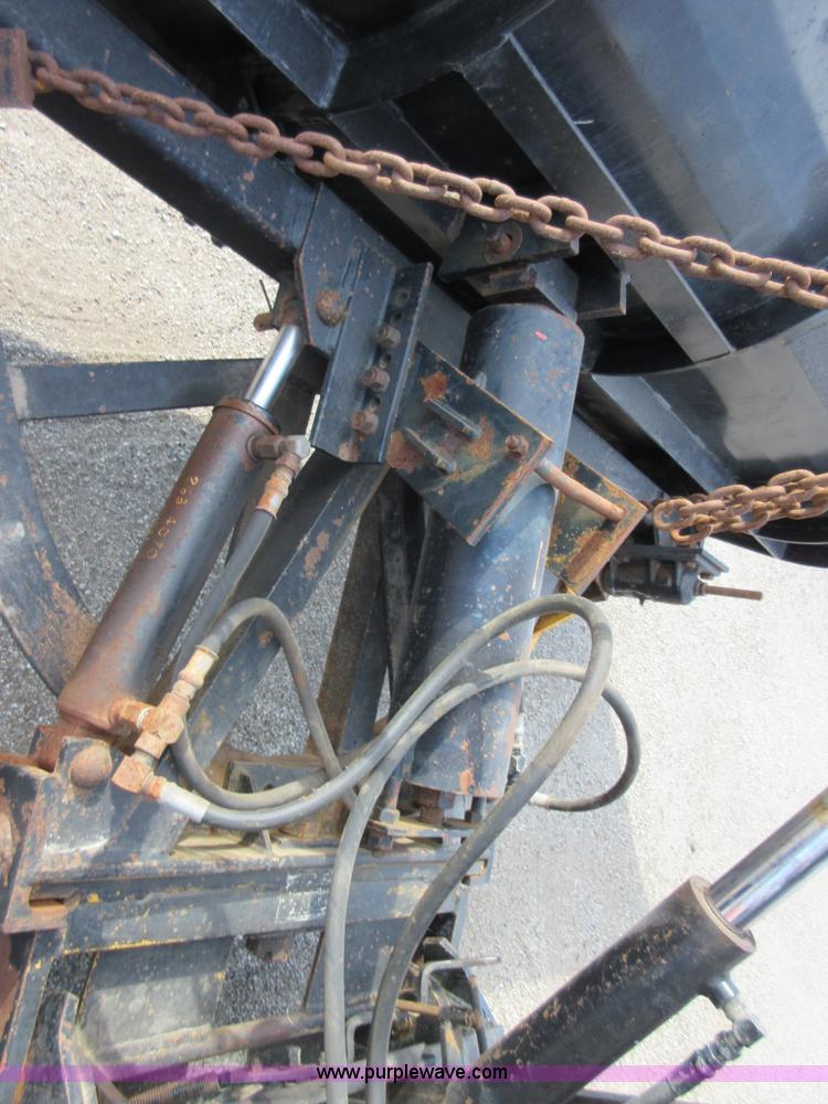 image for item I1948 2001 Sterling LT7500 dump truck