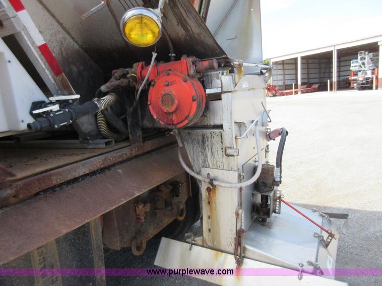 image for item I1948 2001 Sterling LT7500 dump truck