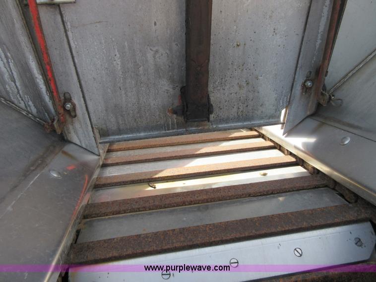 image for item I1948 2001 Sterling LT7500 dump truck