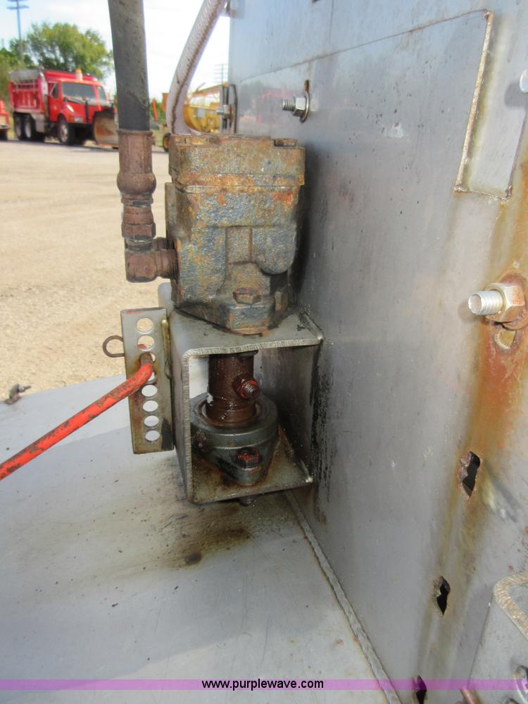 image for item I1948 2001 Sterling LT7500 dump truck