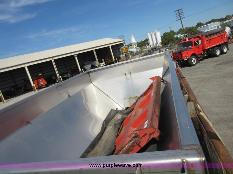 image for item I1948 2001 Sterling LT7500 dump truck