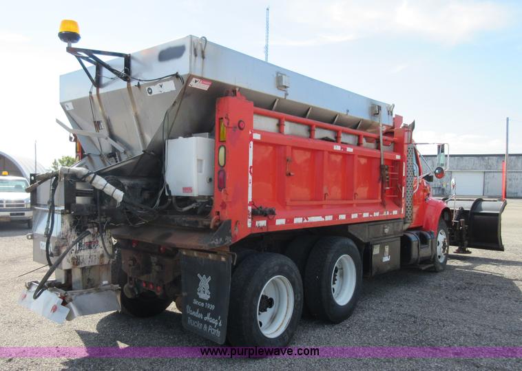 image for item I1949 1999 International 4900 dump truck