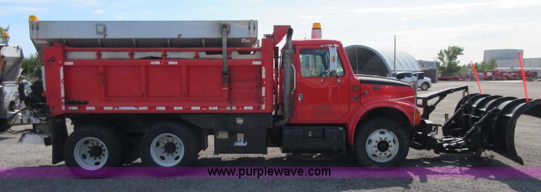 image for item I1949 1999 International 4900 dump truck