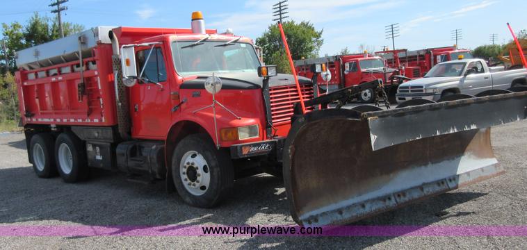 image for item I1949 1999 International 4900 dump truck