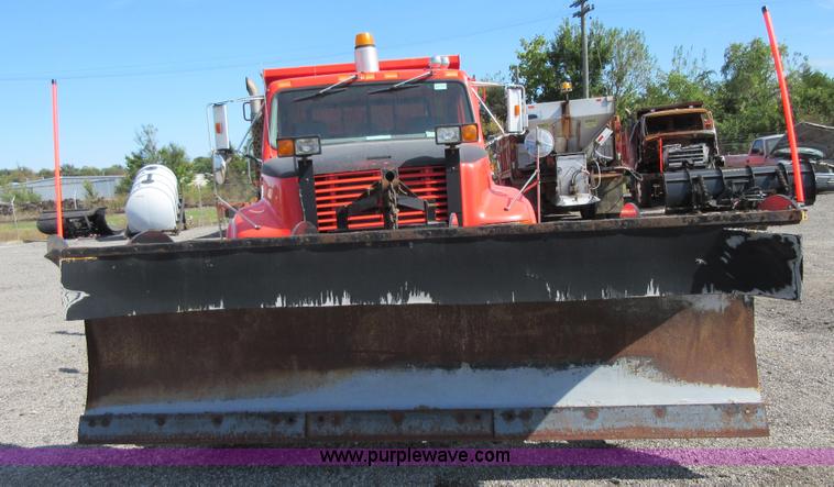 image for item I1949 1999 International 4900 dump truck