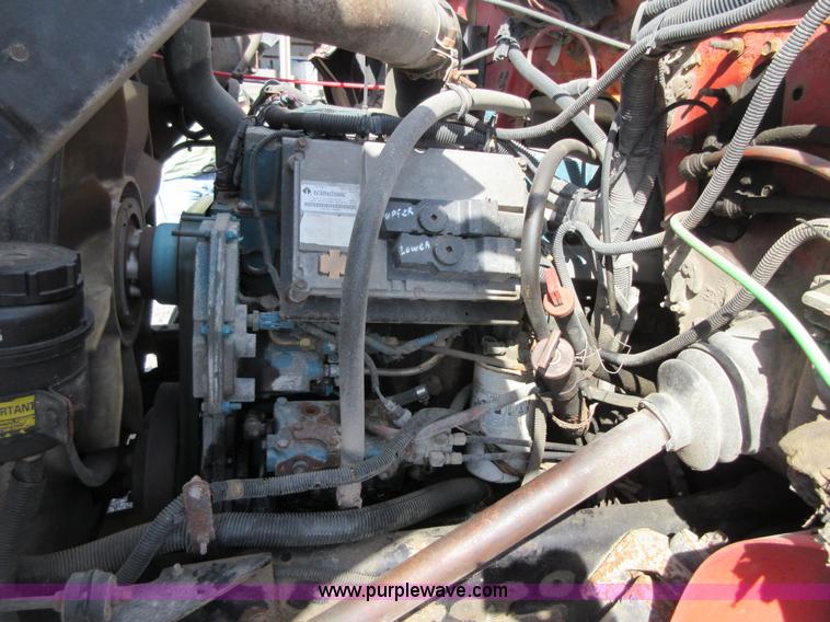 image for item I1949 1999 International 4900 dump truck