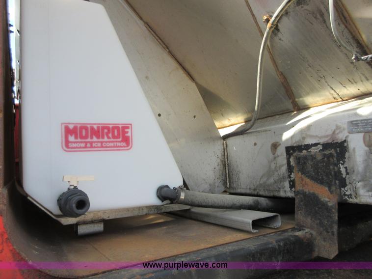 image for item I1949 1999 International 4900 dump truck