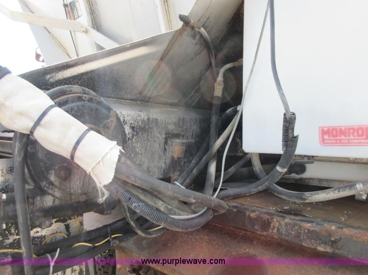 image for item I1949 1999 International 4900 dump truck