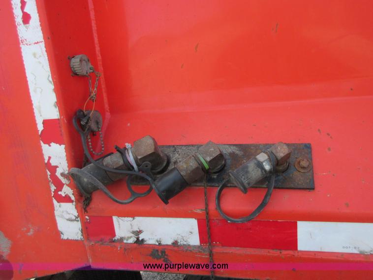 image for item I1949 1999 International 4900 dump truck