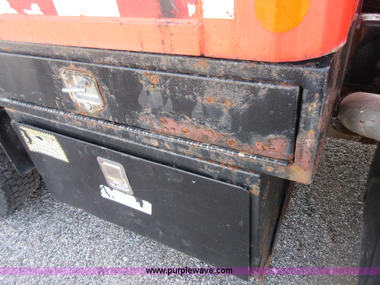 image for item I1949 1999 International 4900 dump truck