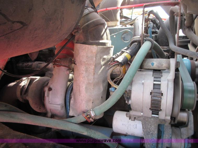 image for item I1949 1999 International 4900 dump truck