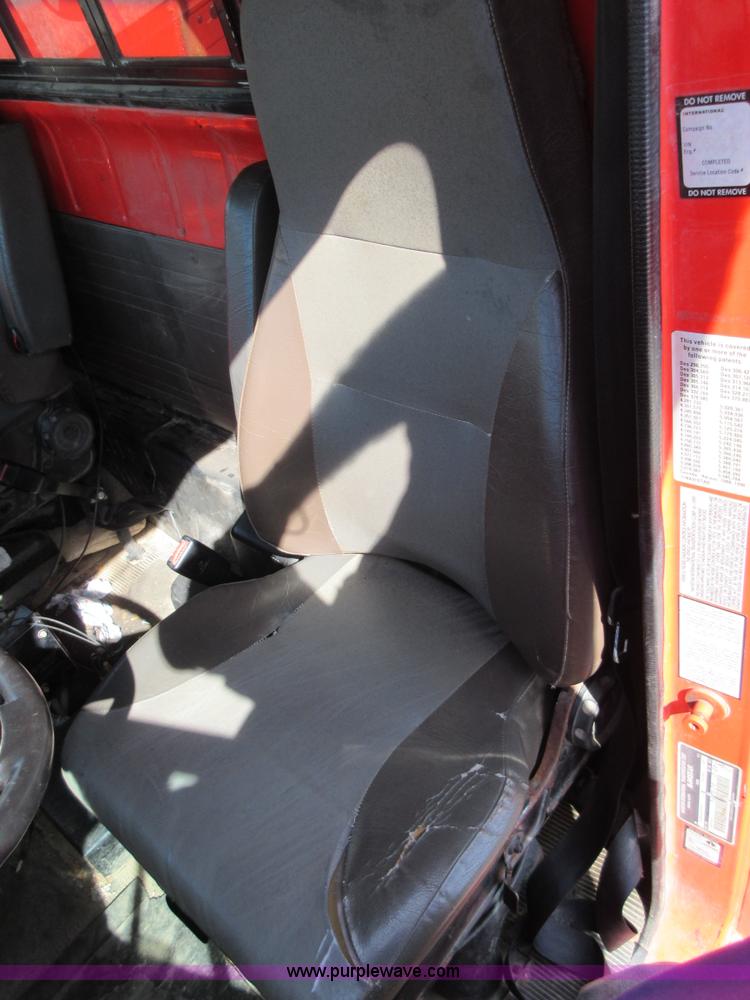 image for item I1949 1999 International 4900 dump truck