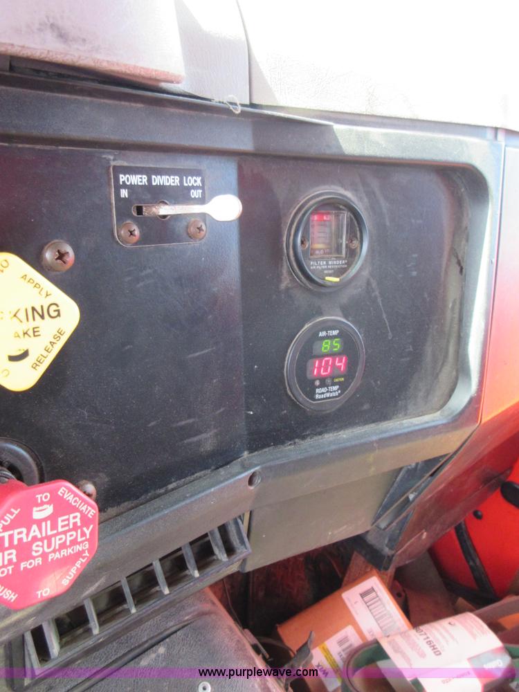 image for item I1949 1999 International 4900 dump truck