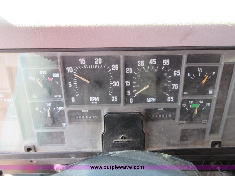 image for item I1949 1999 International 4900 dump truck