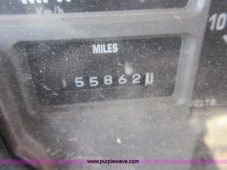 image for item I1949 1999 International 4900 dump truck