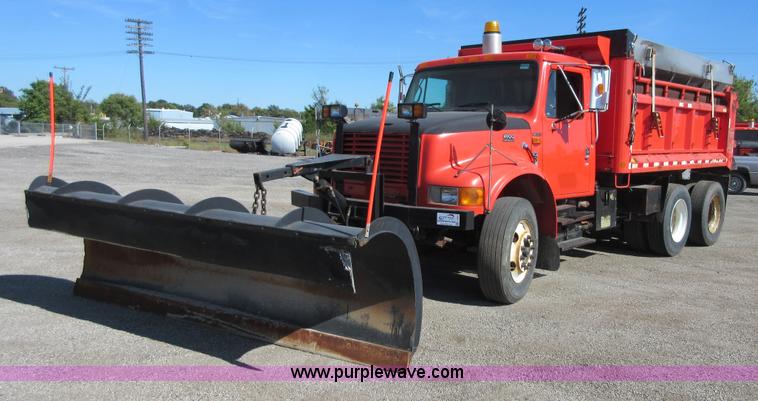image for item I1954 1999 International 4900 dump truck