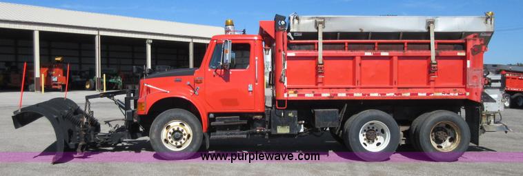 image for item I1954 1999 International 4900 dump truck