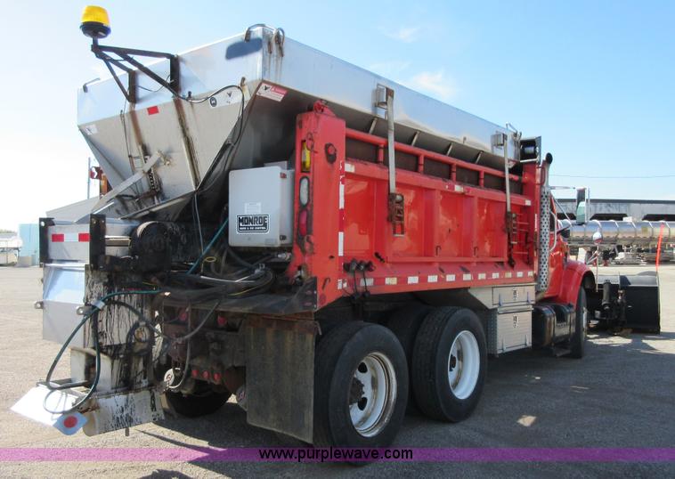 image for item I1954 1999 International 4900 dump truck