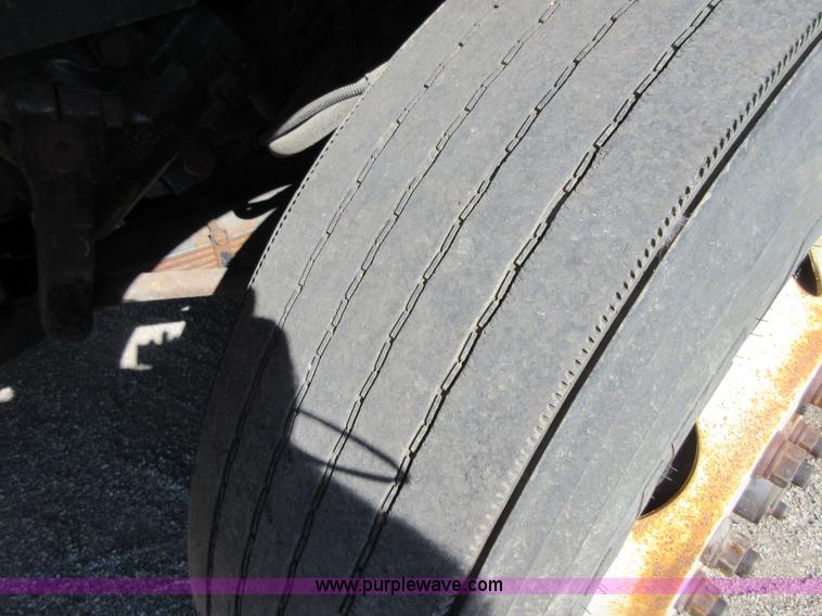 image for item I1954 1999 International 4900 dump truck