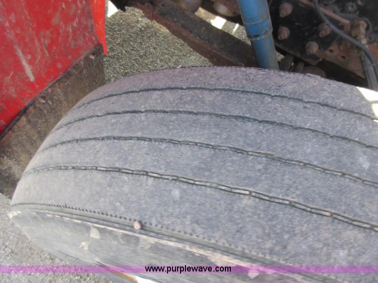 image for item I1954 1999 International 4900 dump truck